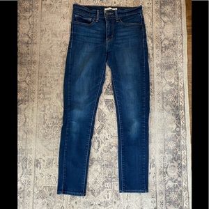 Levi’s slimming skinny